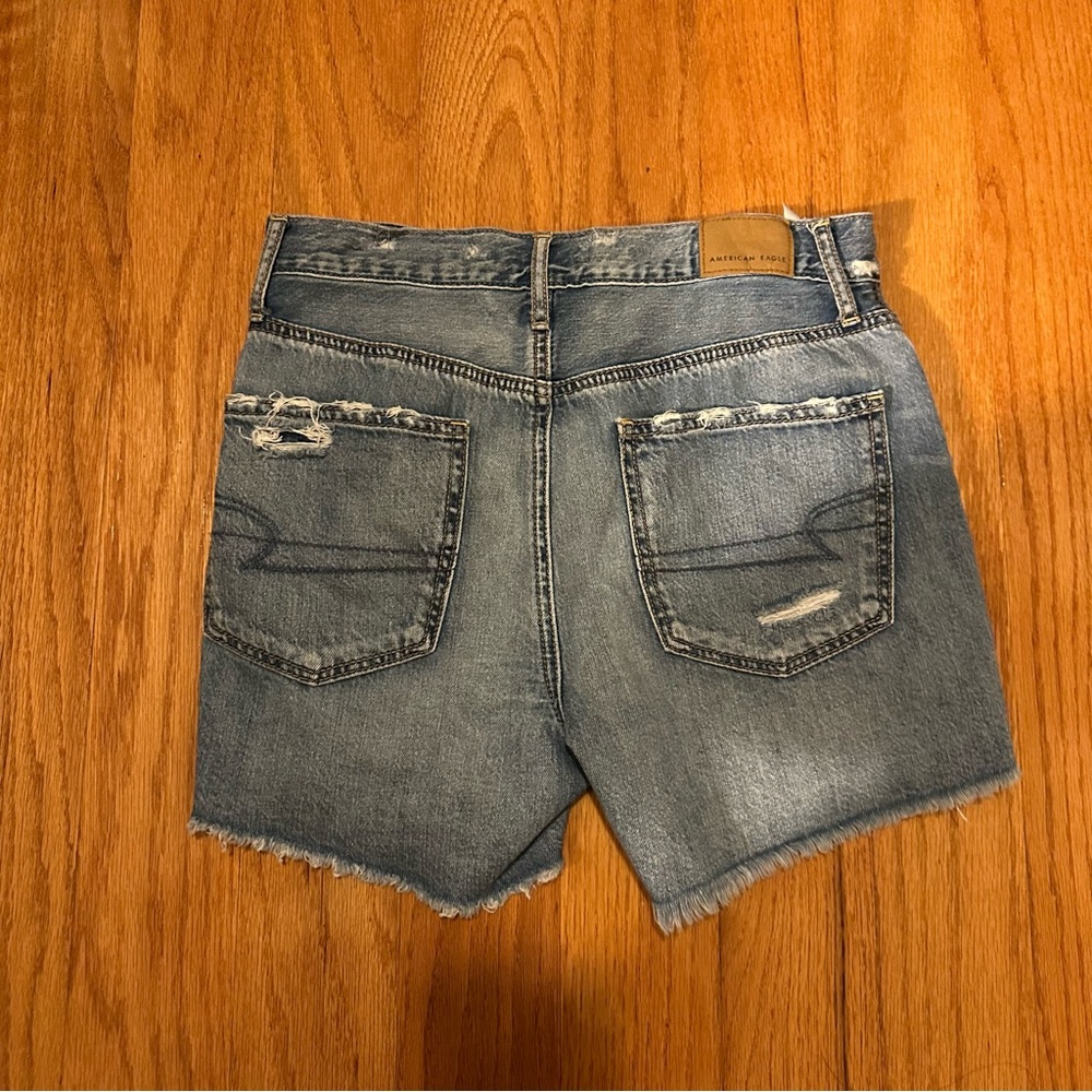 American Eagle 90s Boyfriend Shorts - Picture 4 of 7